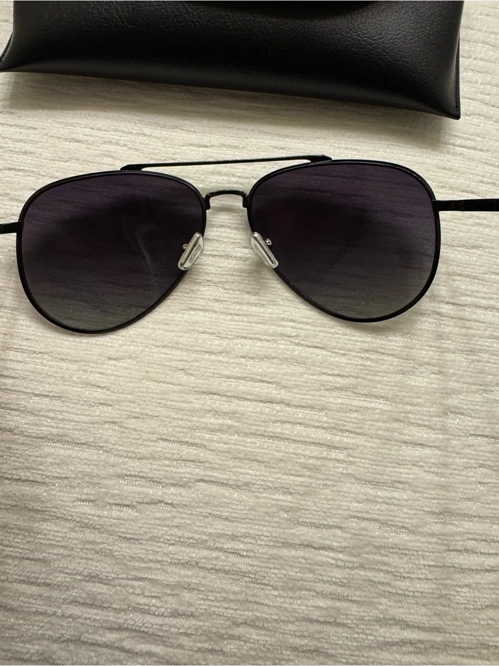 Classic Black Aviator Sunglasses – Minimalist Everyday Shades - Picture 6 of 6